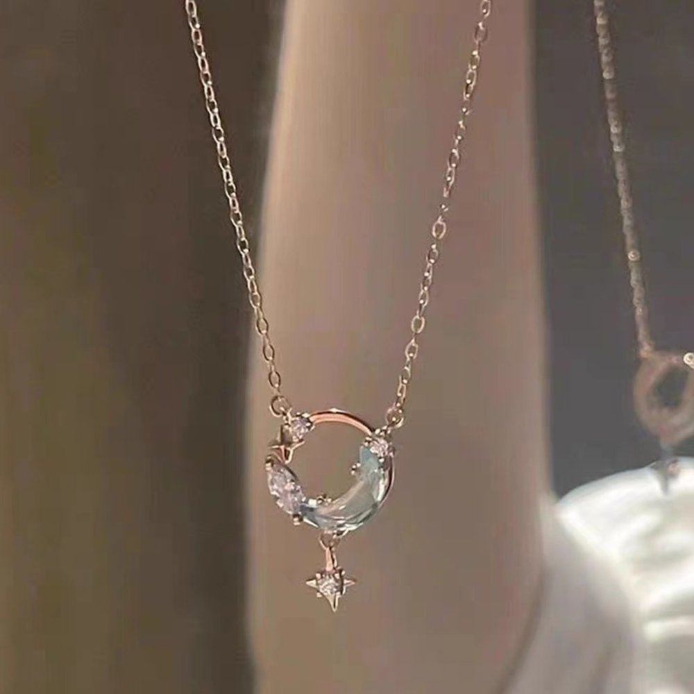 Small star moon clavicle chain chain